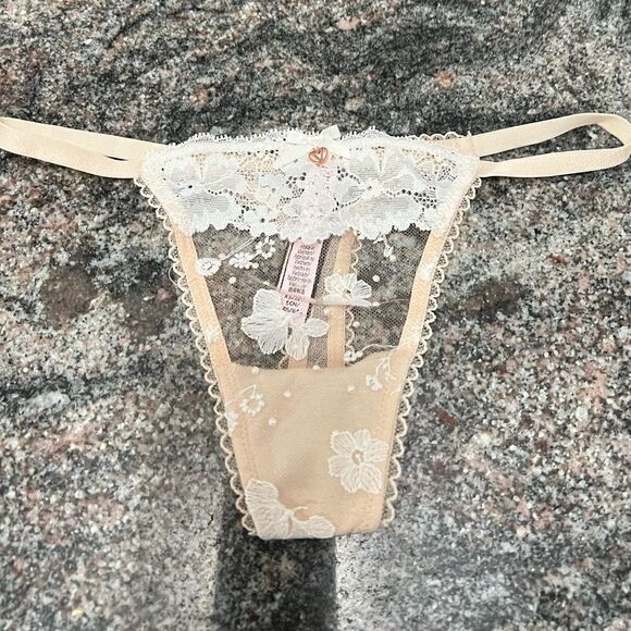 Victorias Secret Body Supersoft Lace and Embroidery String Thong Panty Champagne - Picture 8 of 9
